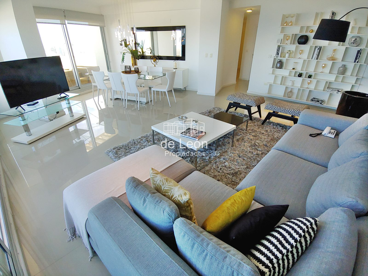 Apartamento ID.15033 - Departamento Penthouse 3 dormitorios + dependencia en venta Playa Brava 