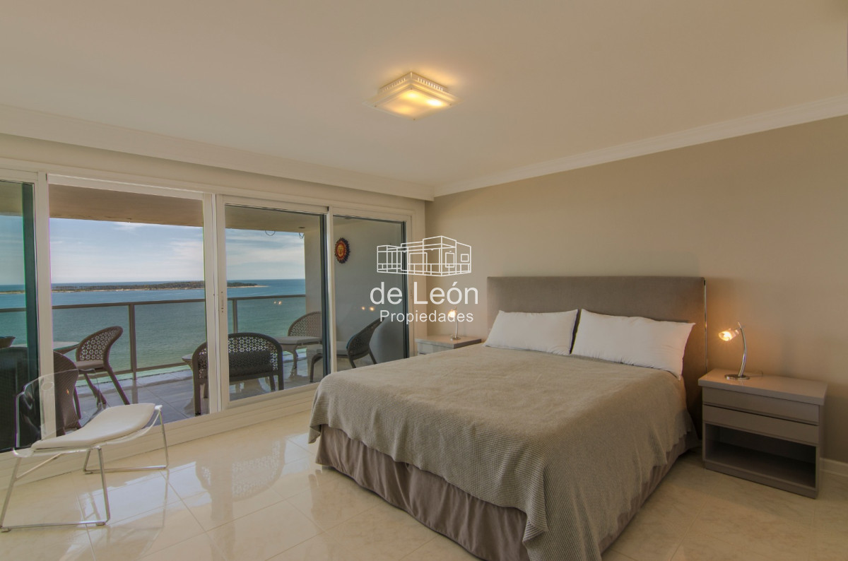 Apartamento ID.15032 - Departamento de 5 dormitorios frente al mar en Mansa, Punta del Este