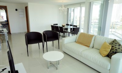 Departamento en venta de 3 dormitorios y 3 baños en Punta del Este