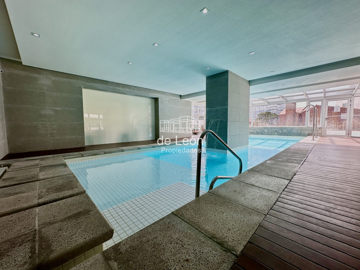 Apartamento ID.15033 - Departamento Penthouse 3 dormitorios + dependencia en venta Playa Brava 