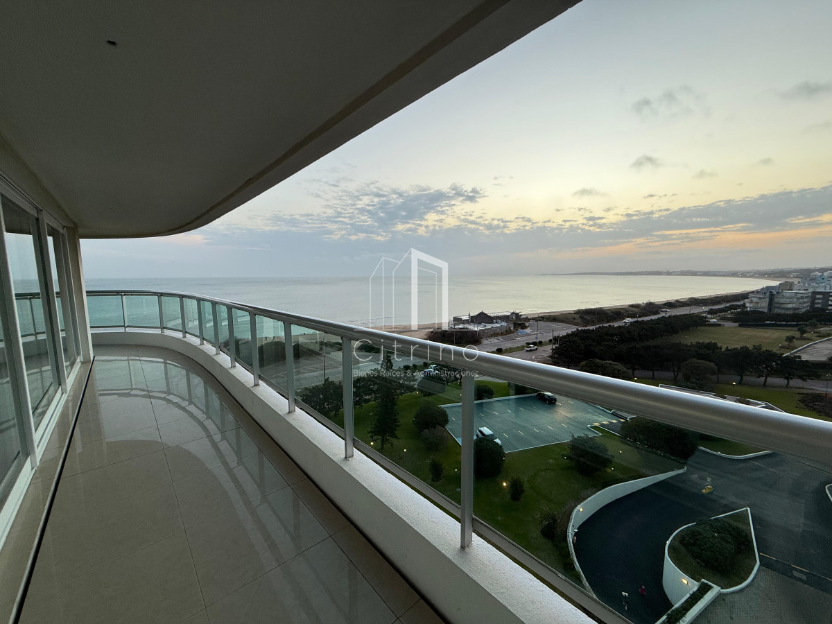 Apartamento ID.1995 - APARTAMENTO EN ALQUILER CON VISTA A ISLA GORRITI TORRE AQUARELA PUNTA DEL ESTE 3 DORMITORIOS EN SUITE + DEPENDENCIA