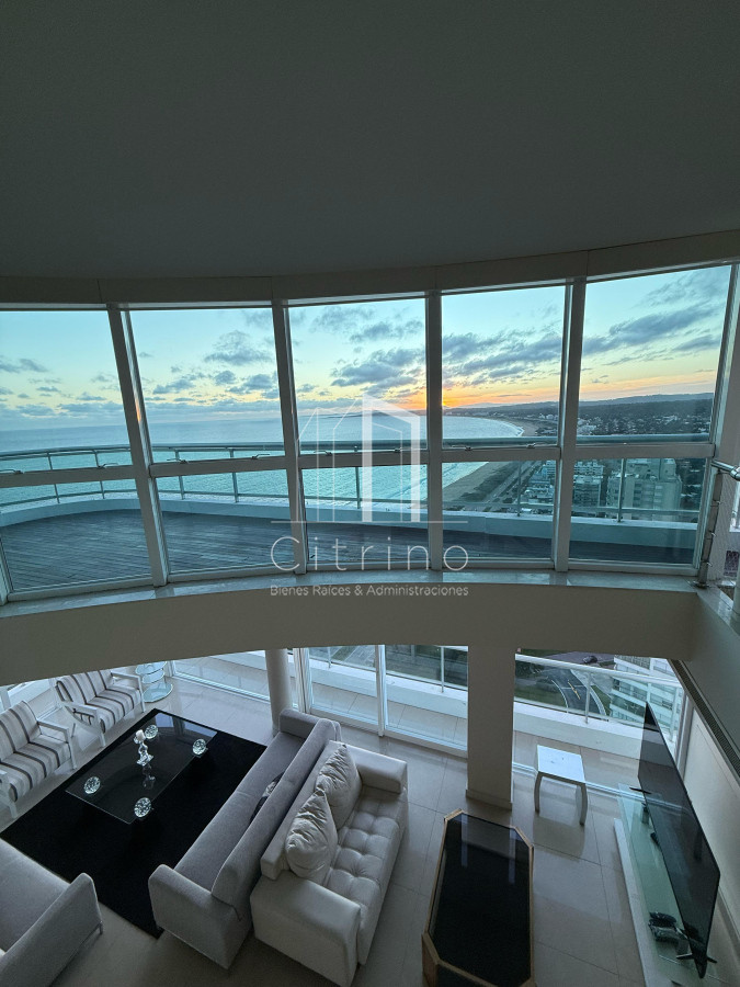 Apartamento ID.1994 - PENTHOUSE EN VENTA CON INCREIBLE VISTA A PLAYA MANSA PUNTA DEL ESTE