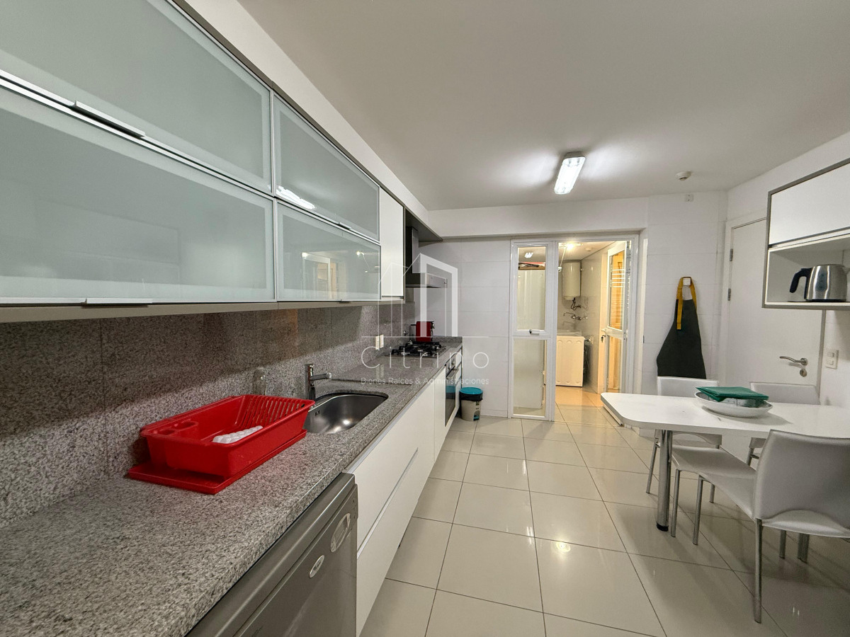 Apartamento ID.1995 - APARTAMENTO EN ALQUILER CON VISTA A ISLA GORRITI TORRE AQUARELA PUNTA DEL ESTE 3 DORMITORIOS EN SUITE + DEPENDENCIA