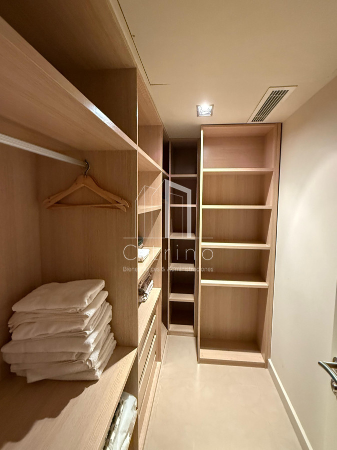 Apartamento ID.1994 - PENTHOUSE EN VENTA CON INCREIBLE VISTA A PLAYA MANSA PUNTA DEL ESTE