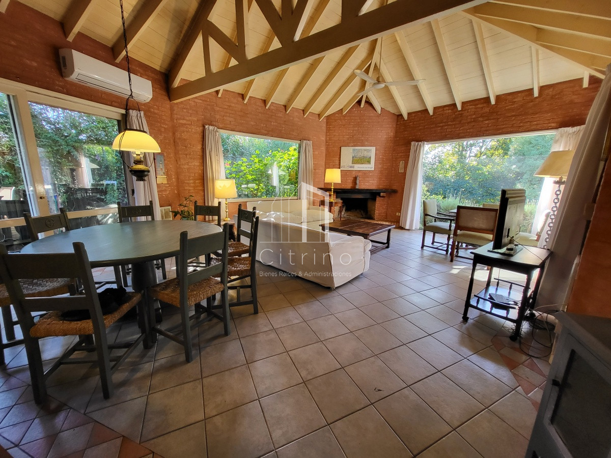 Casa ID.1033 - Casa en venta en Punta del Este, barrio privado, barrio cerrado La Arbolada
