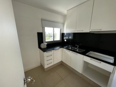 Venta apartamento tres dormitorios punta del este aidy grill vista al mar - BYH6049A