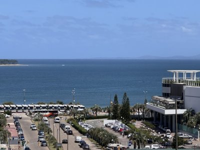 Venta apartamento tres dormitorios punta del este aidy grill vista al mar - BYH6049A