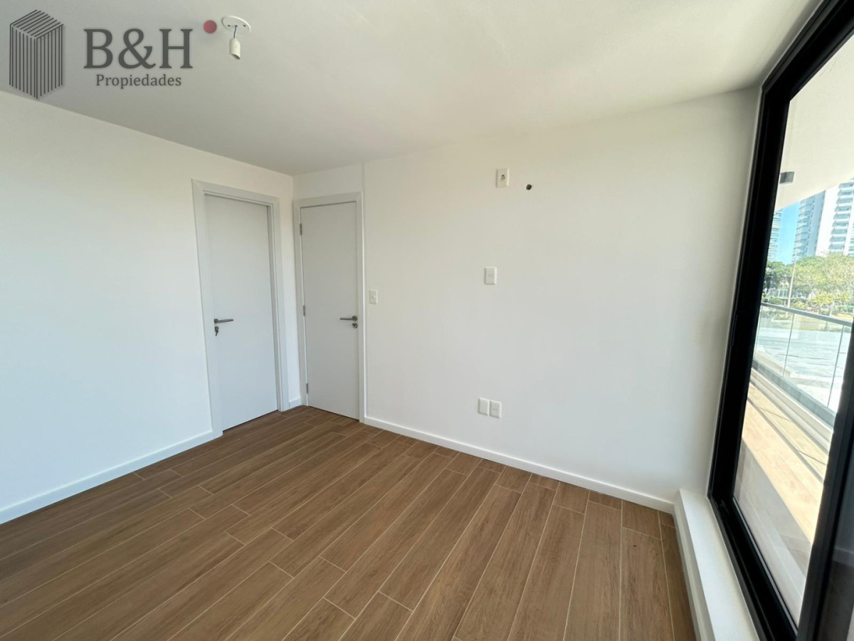 Apartamento ID.6609 - Venta apartamento dos dormitorios Punta del este Playa Mansa Parrillero propio