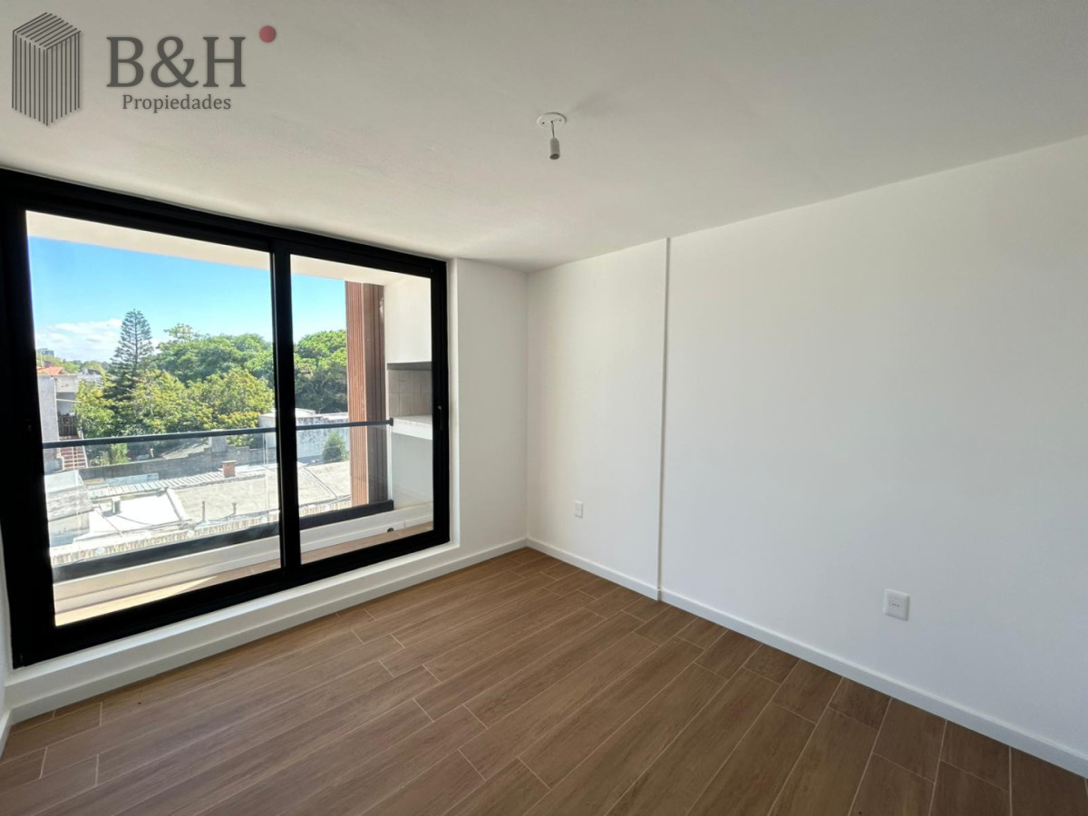 Apartamento ID.6609 - Venta apartamento dos dormitorios Punta del este Playa Mansa Parrillero propio