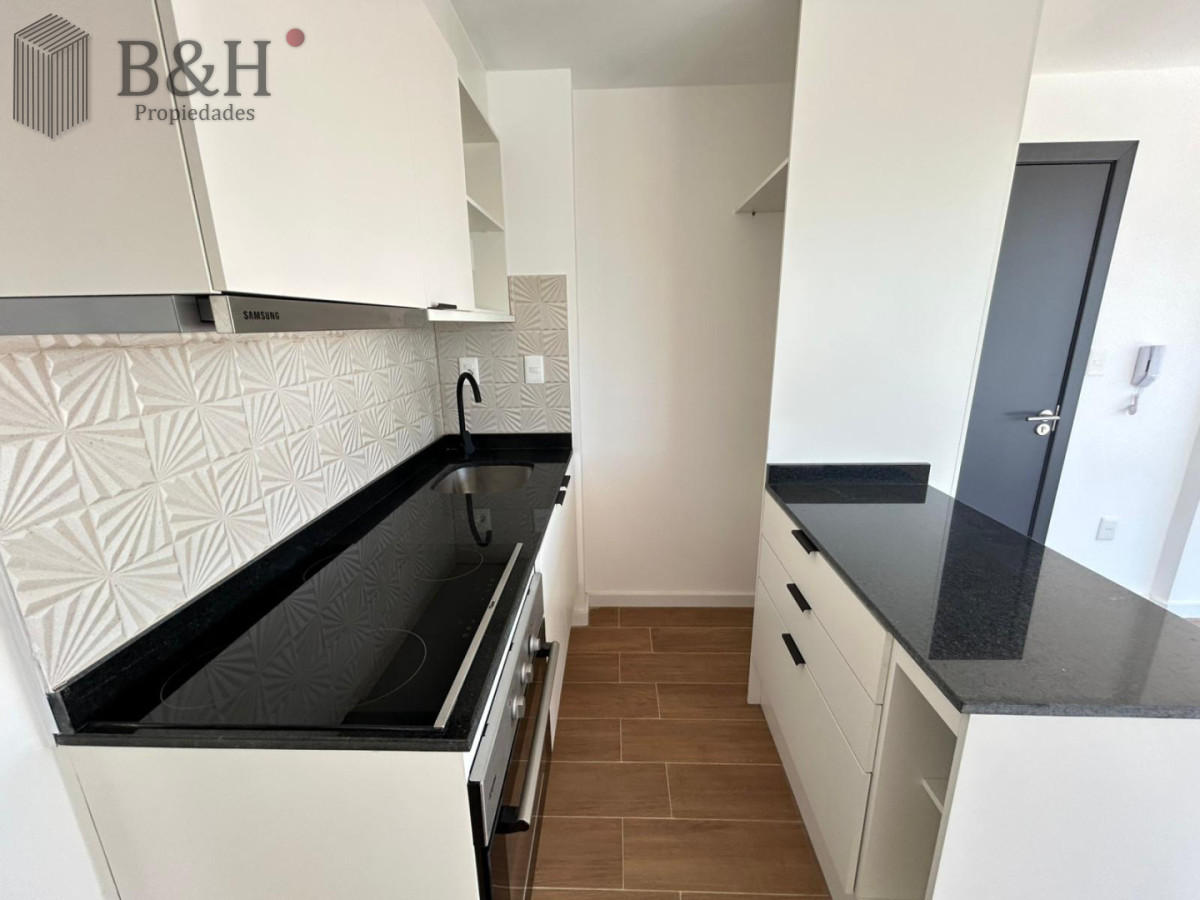Apartamento ID.6609 - Venta apartamento dos dormitorios Punta del este Playa Mansa Parrillero propio