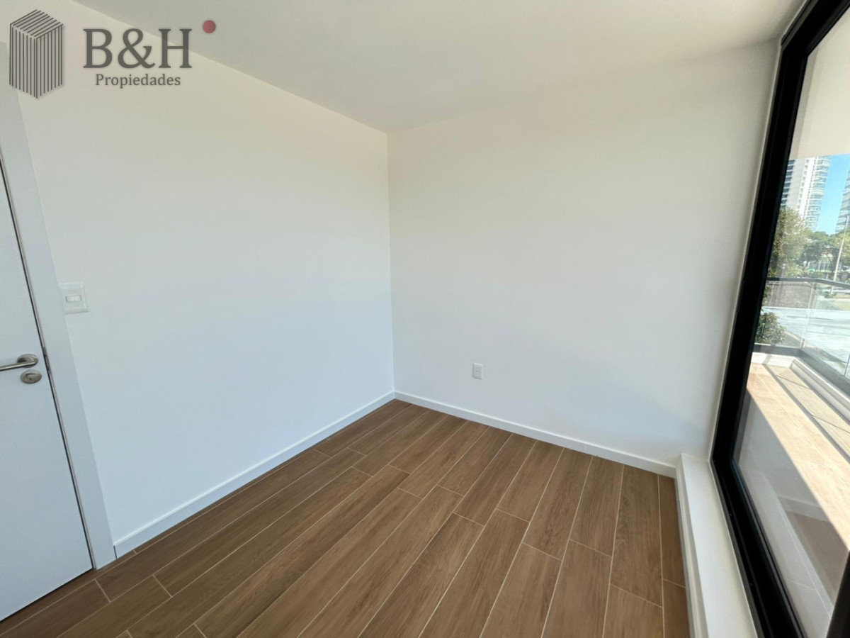 Apartamento ID.6609 - Venta apartamento dos dormitorios Punta del este Playa Mansa Parrillero propio