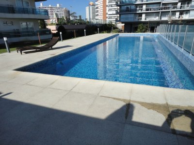 Venta apartamento tres dormitorios punta del este aidy grill vista al mar - BYH6049A