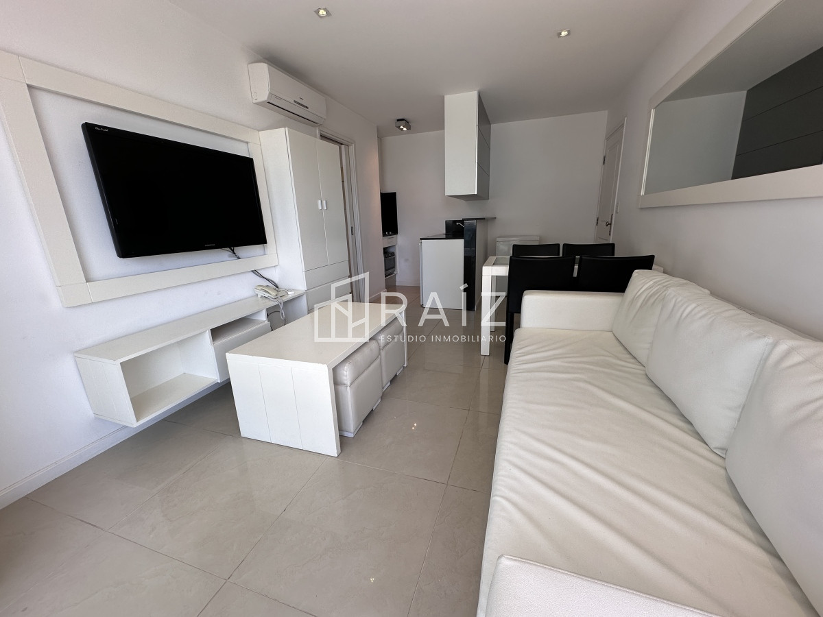 Apartamento ID.10956 - Venta apartamento 1 dormitorio Punta del Este edificio Sol y Luna 2