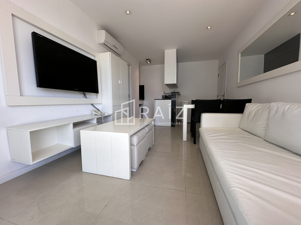 Apartamento ID.10956 - Venta apartamento 1 dormitorio Punta del Este edificio Sol y Luna 2