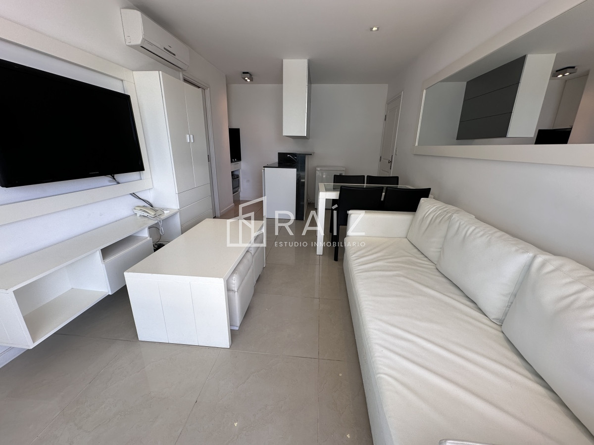 Apartamento ID.10956 - Venta apartamento 1 dormitorio Punta del Este edificio Sol y Luna 2