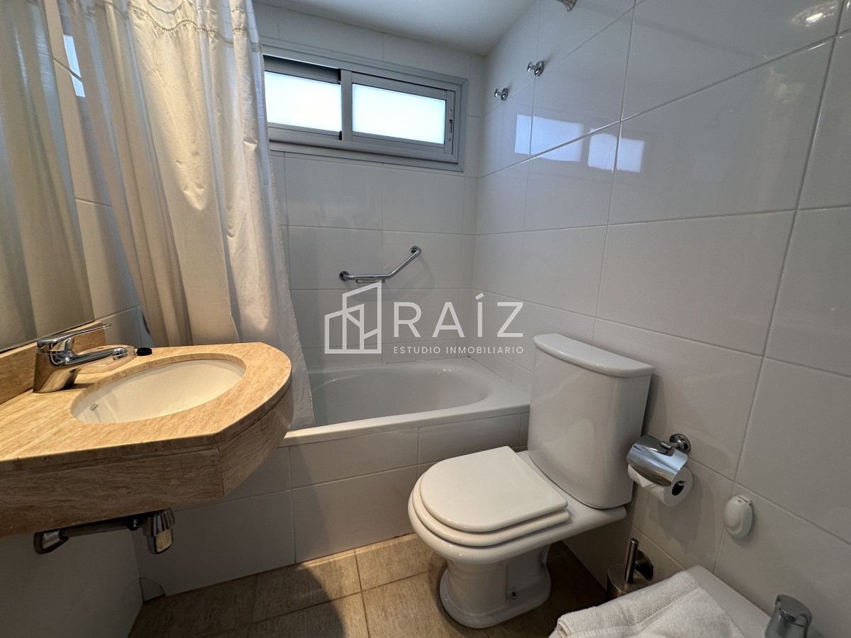 Apartamento ID.10956 - Venta apartamento 1 dormitorio Punta del Este edificio Sol y Luna 2