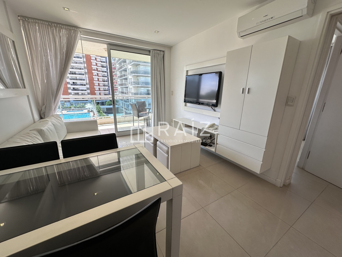 Apartamento ID.10956 - Venta apartamento 1 dormitorio Punta del Este edificio Sol y Luna 2