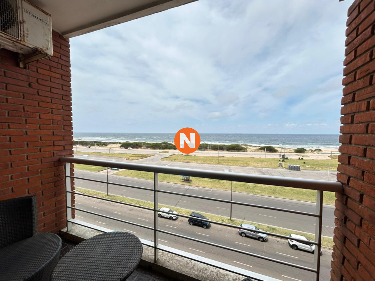Apartamento Ref.225189 - Venta apartamento un dormitorio Punta del este playa Brava edificio Marenostrum vista al mar