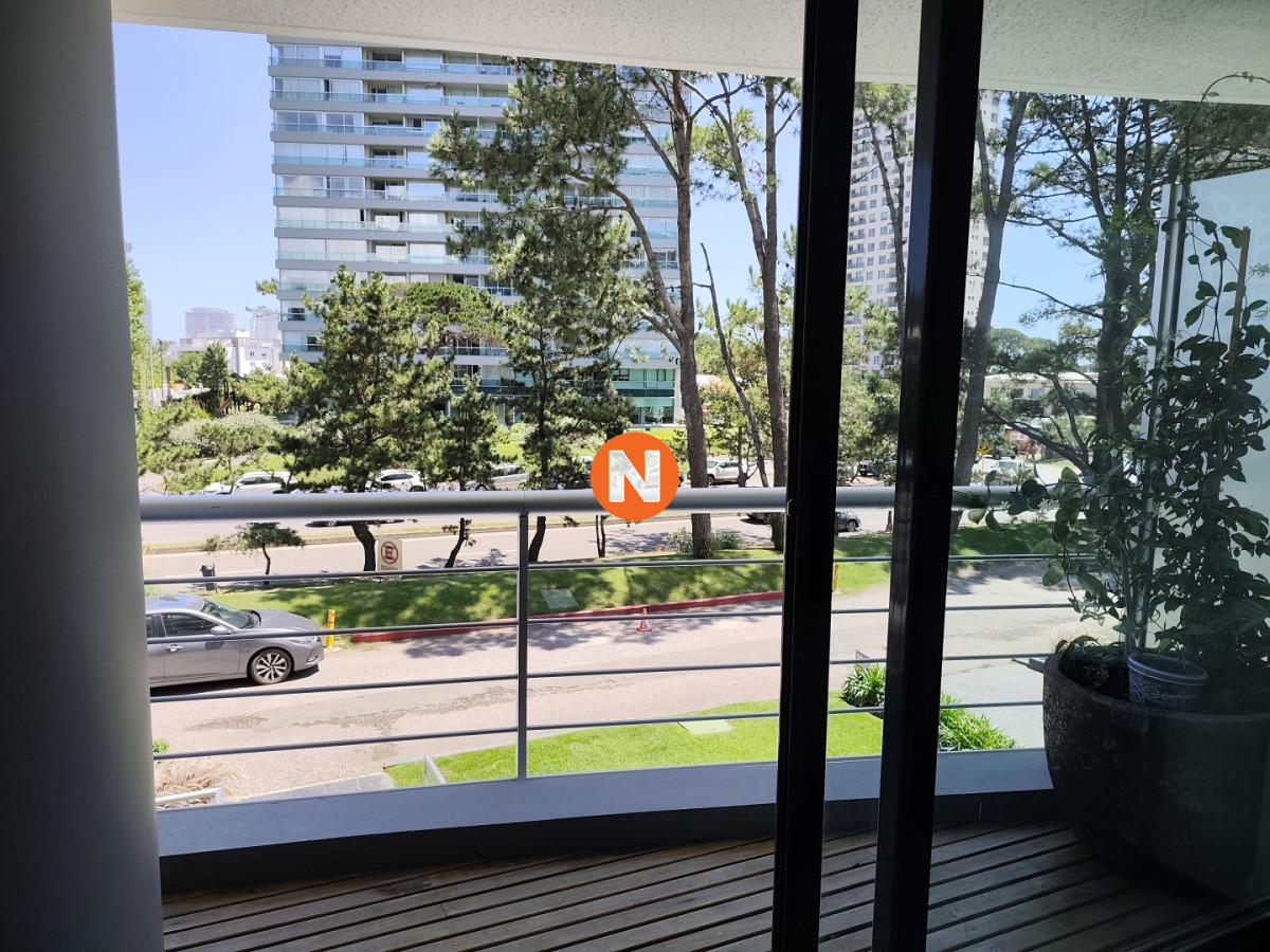 Apartamento Ref.225195 - Venta apartamento dos dormitorios Punta del este edificio Tressesenta