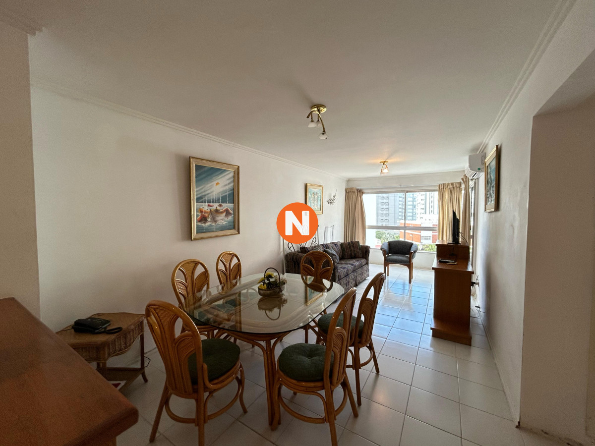 Apartamento Ref.225188 - Venta apartamento un dormitorio y medio punta del este edificio Triangulo Mansa