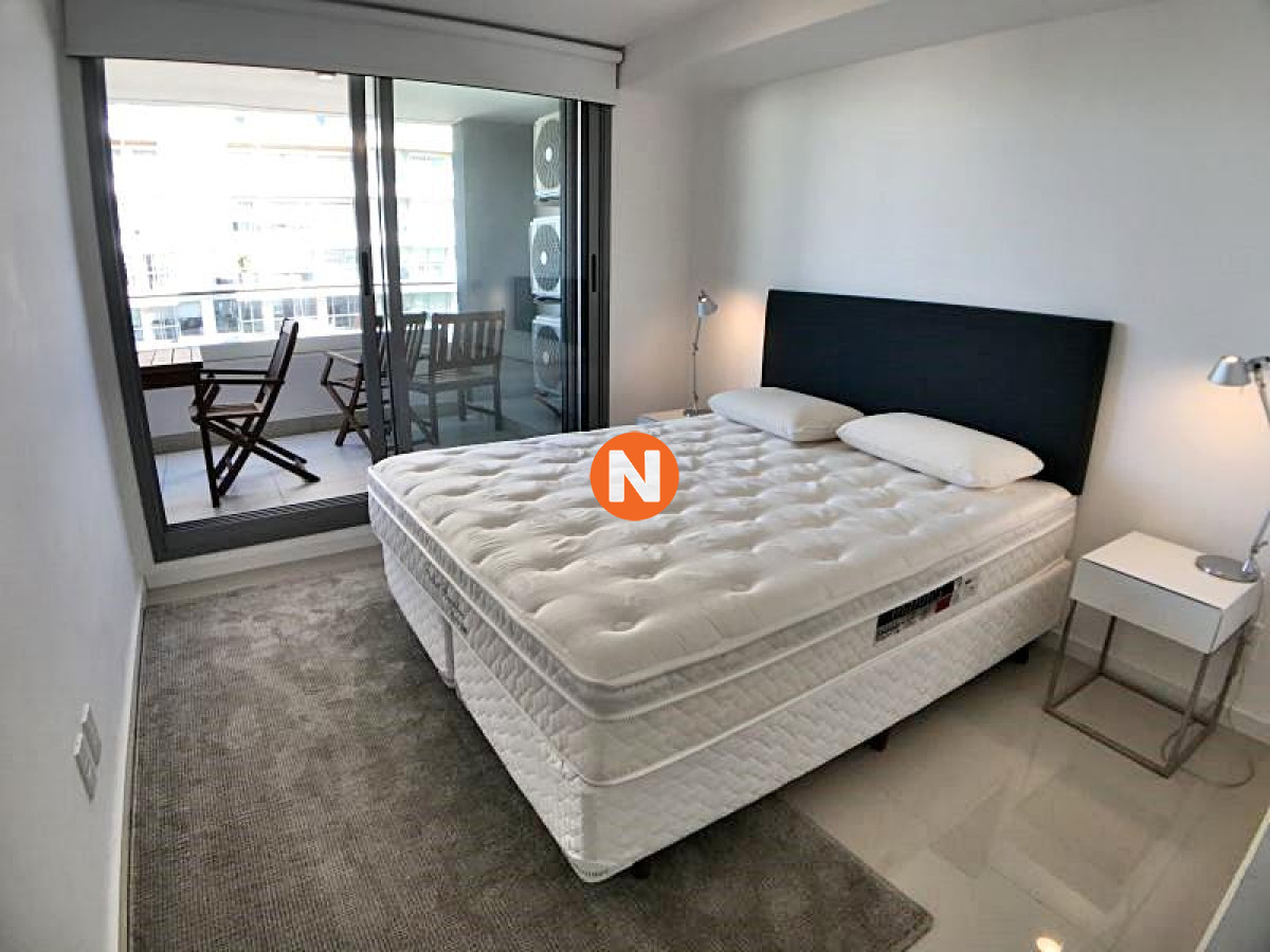 Apartamento Ref.225198 - Venta apartamento dos dormitorios Punta del este Playa Brava edificio Torre esmeralda