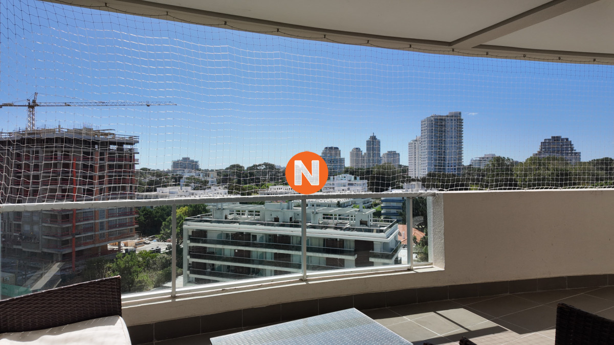 Apartamento Ref.225197 - Venta apartamento dos dormitorios Punta del Este Playa Brava edificio Wind Tower