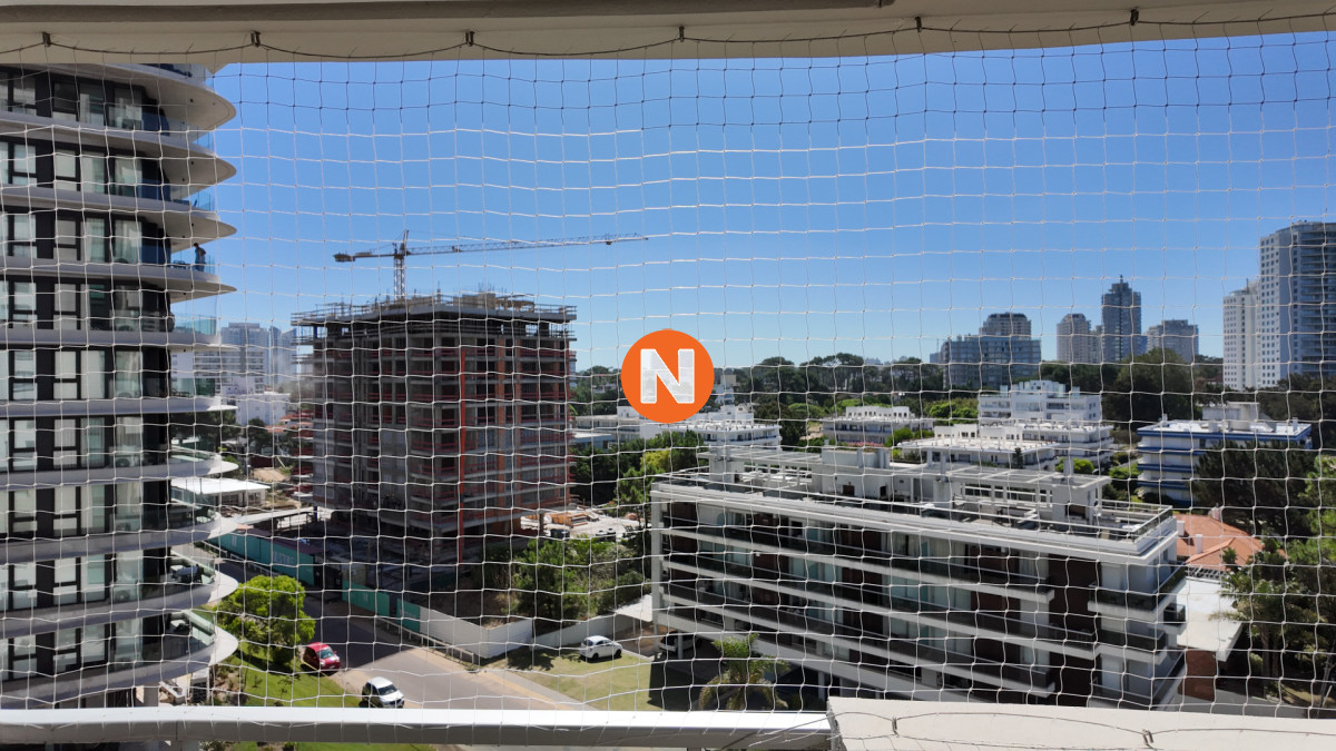 Apartamento Ref.225197 - Venta apartamento dos dormitorios Punta del Este Playa Brava edificio Wind Tower