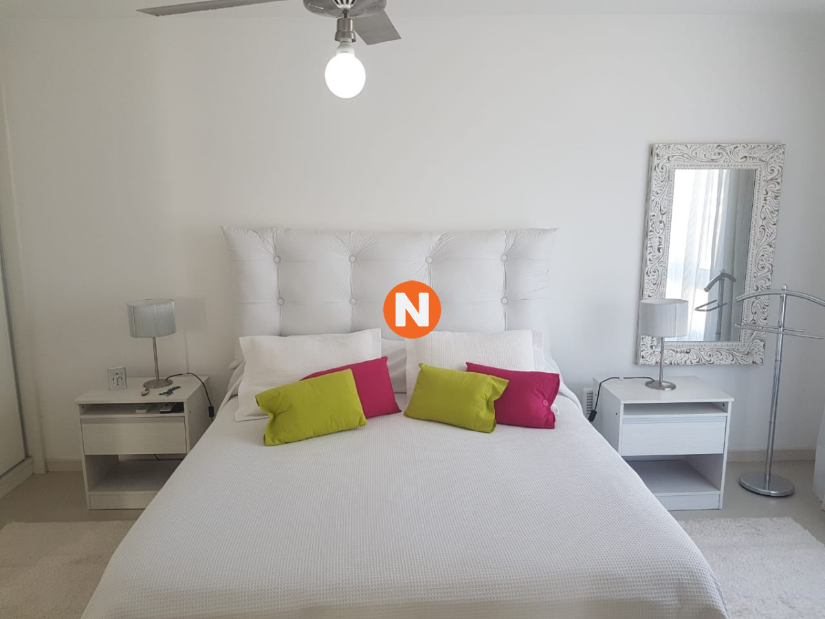 Apartamento Ref.225194 - Venta apartamento un dormitorio Punta del este Aidy grill edificio Botavara