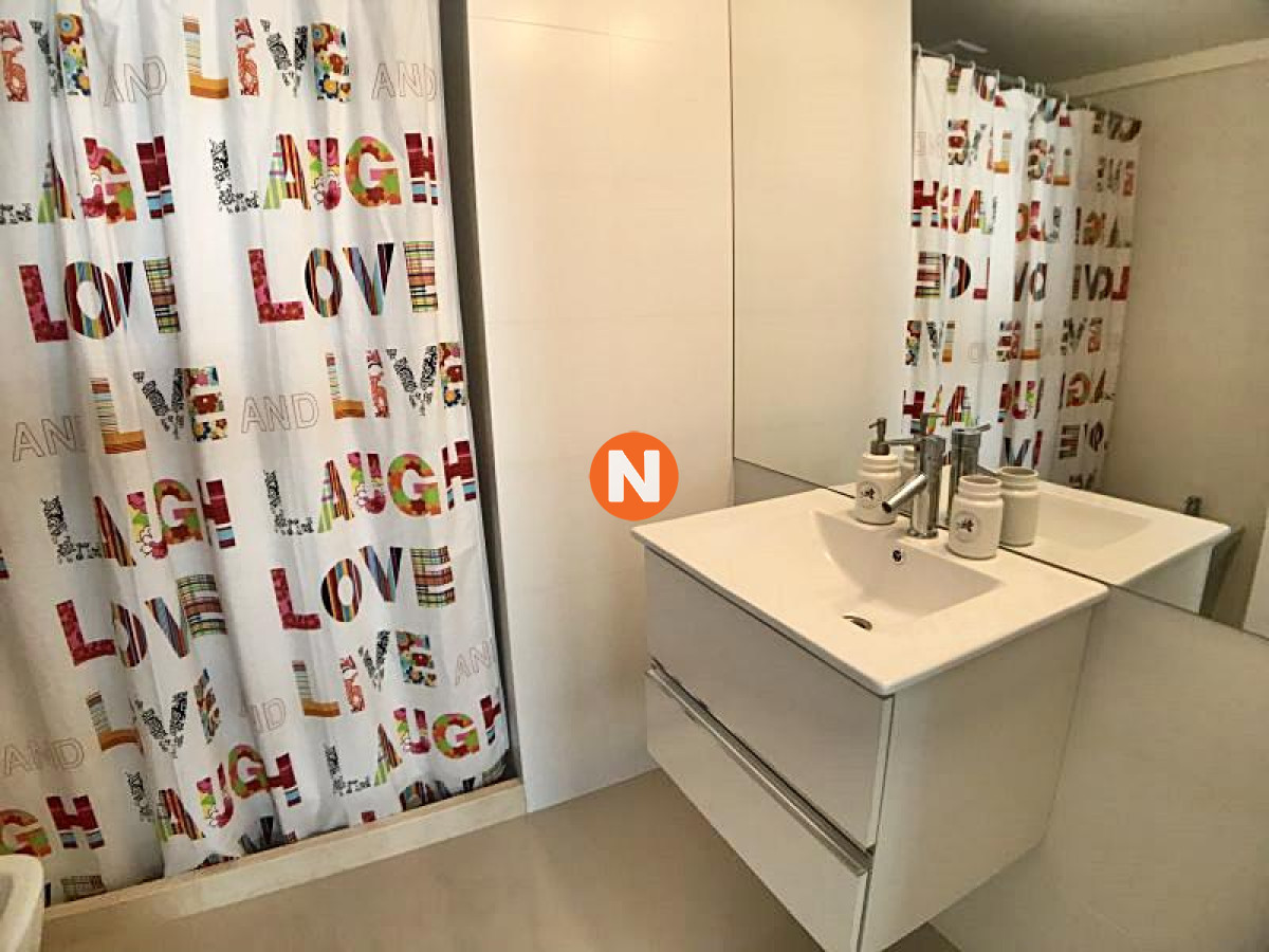 Apartamento Ref.225198 - Venta apartamento dos dormitorios Punta del este Playa Brava edificio Torre esmeralda