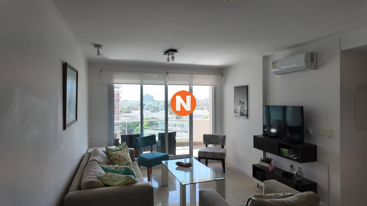 Apartamento Ref.225197 - Venta apartamento dos dormitorios Punta del Este Playa Brava edificio Wind Tower