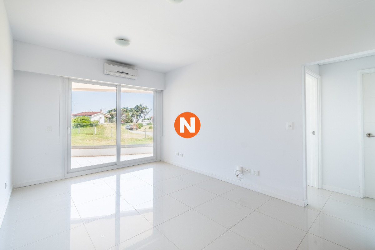 Apartamento Ref.225207 - Apartamento en Venta y Alquiler, Mansa, Punta del Este, 2 Dormitorios.