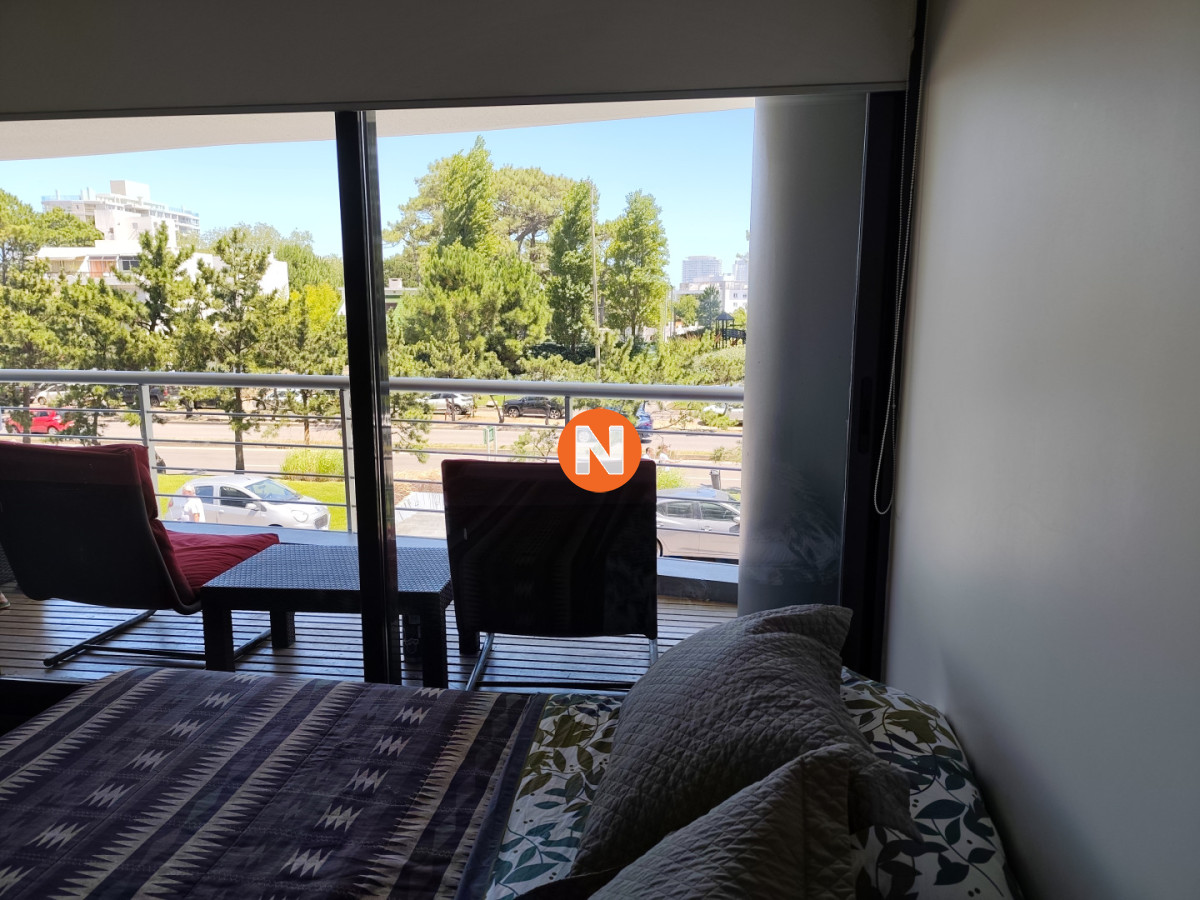 Apartamento Ref.225195 - Venta apartamento dos dormitorios Punta del este edificio Tressesenta