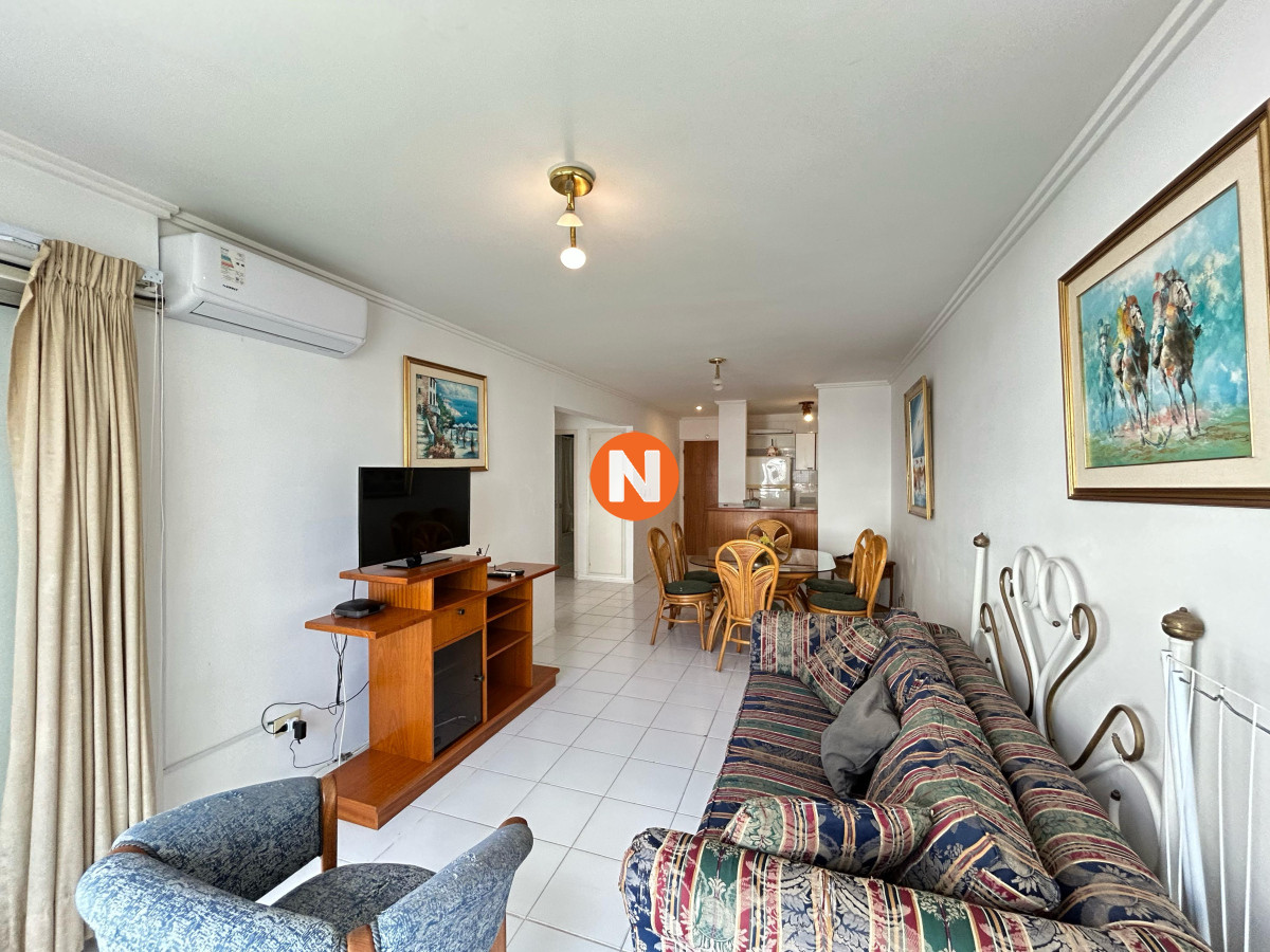 Apartamento Ref.225188 - Venta apartamento un dormitorio y medio punta del este edificio Triangulo Mansa