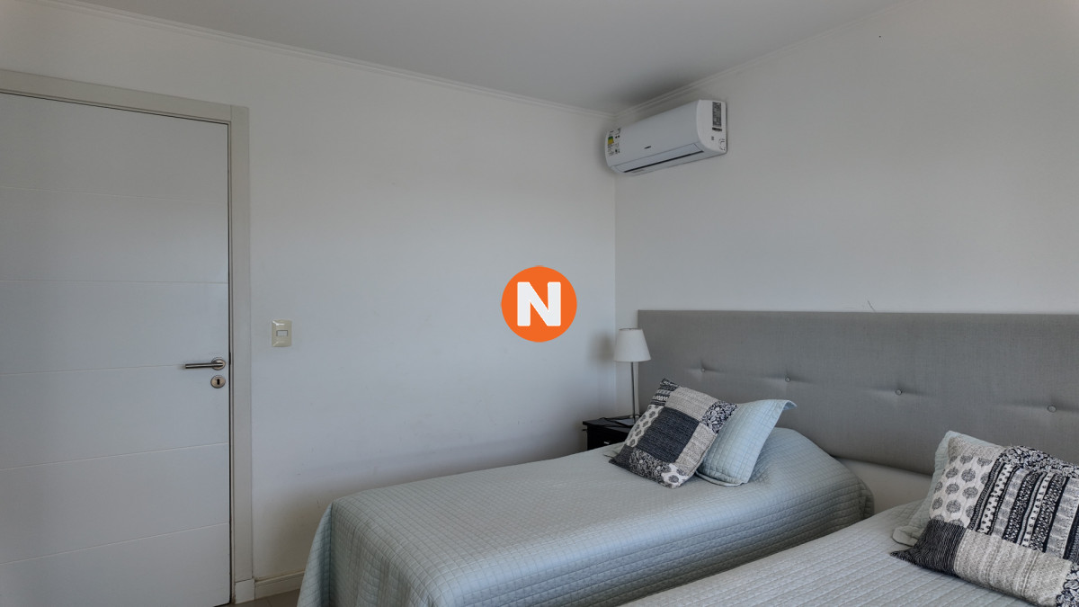 Apartamento Ref.225197 - Venta apartamento dos dormitorios Punta del Este Playa Brava edificio Wind Tower