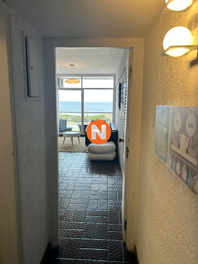 Apartamento Ref.225189 - Venta apartamento un dormitorio Punta del este playa Brava edificio Marenostrum vista al mar