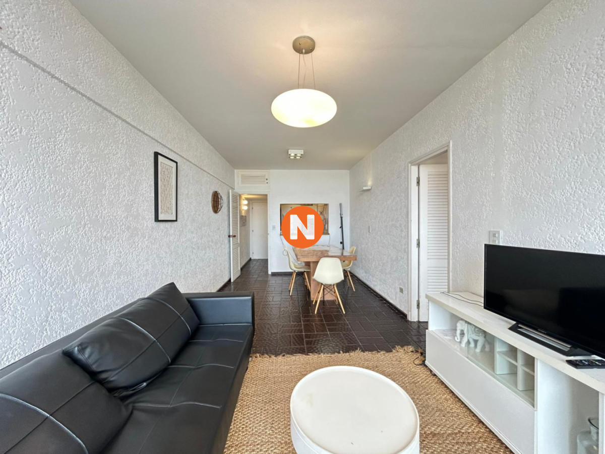 Apartamento Ref.225189 - Venta apartamento un dormitorio Punta del este playa Brava edificio Marenostrum vista al mar