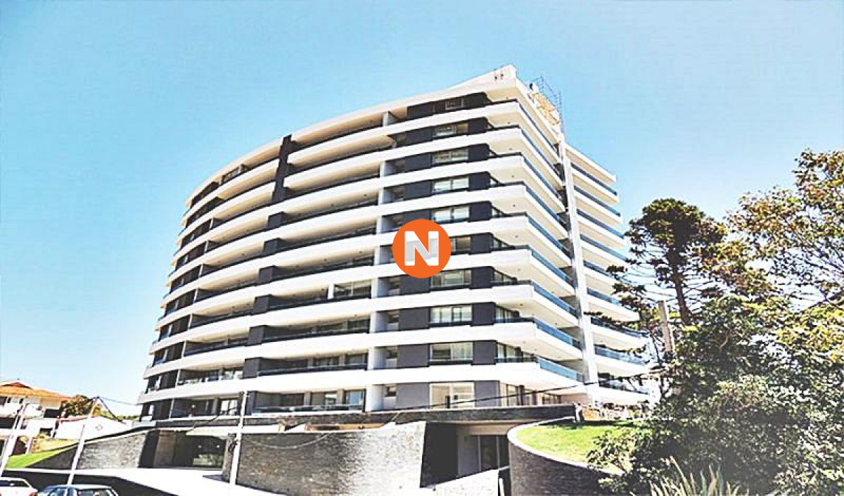 Apartamento Ref.225198 - Venta apartamento dos dormitorios Punta del este Playa Brava edificio Torre esmeralda