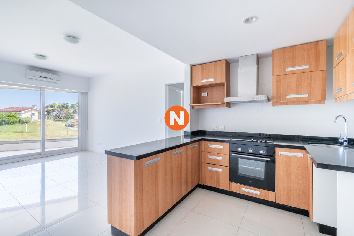 Apartamento Ref.225207 - Apartamento en Venta y Alquiler, Mansa, Punta del Este, 2 Dormitorios.