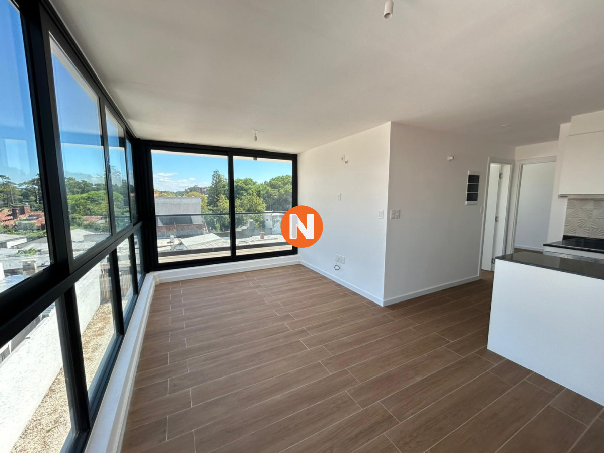 Apartamento Ref.225199 - Venta apartamento dos dormitorios Punta del este Playa Mansa Parrillero propio