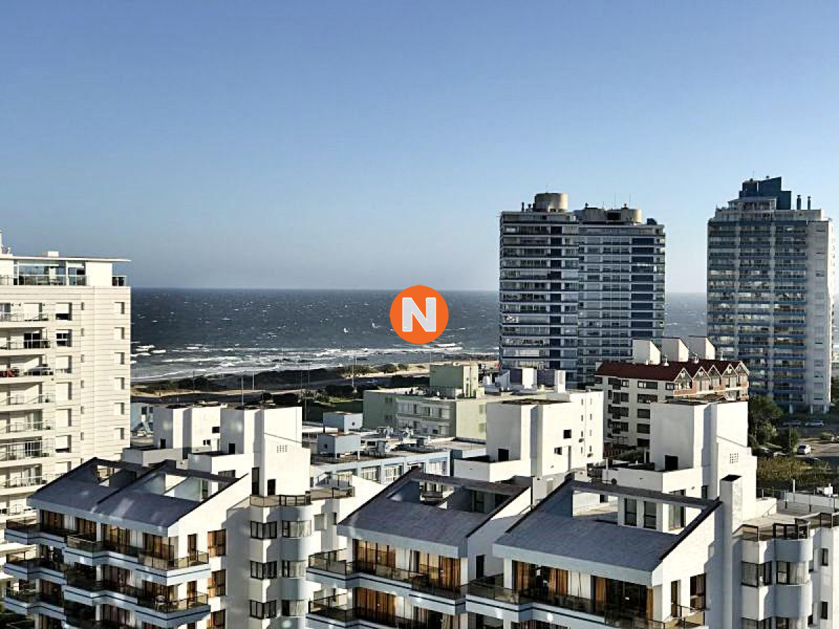 Apartamento Ref.225198 - Venta apartamento dos dormitorios Punta del este Playa Brava edificio Torre esmeralda