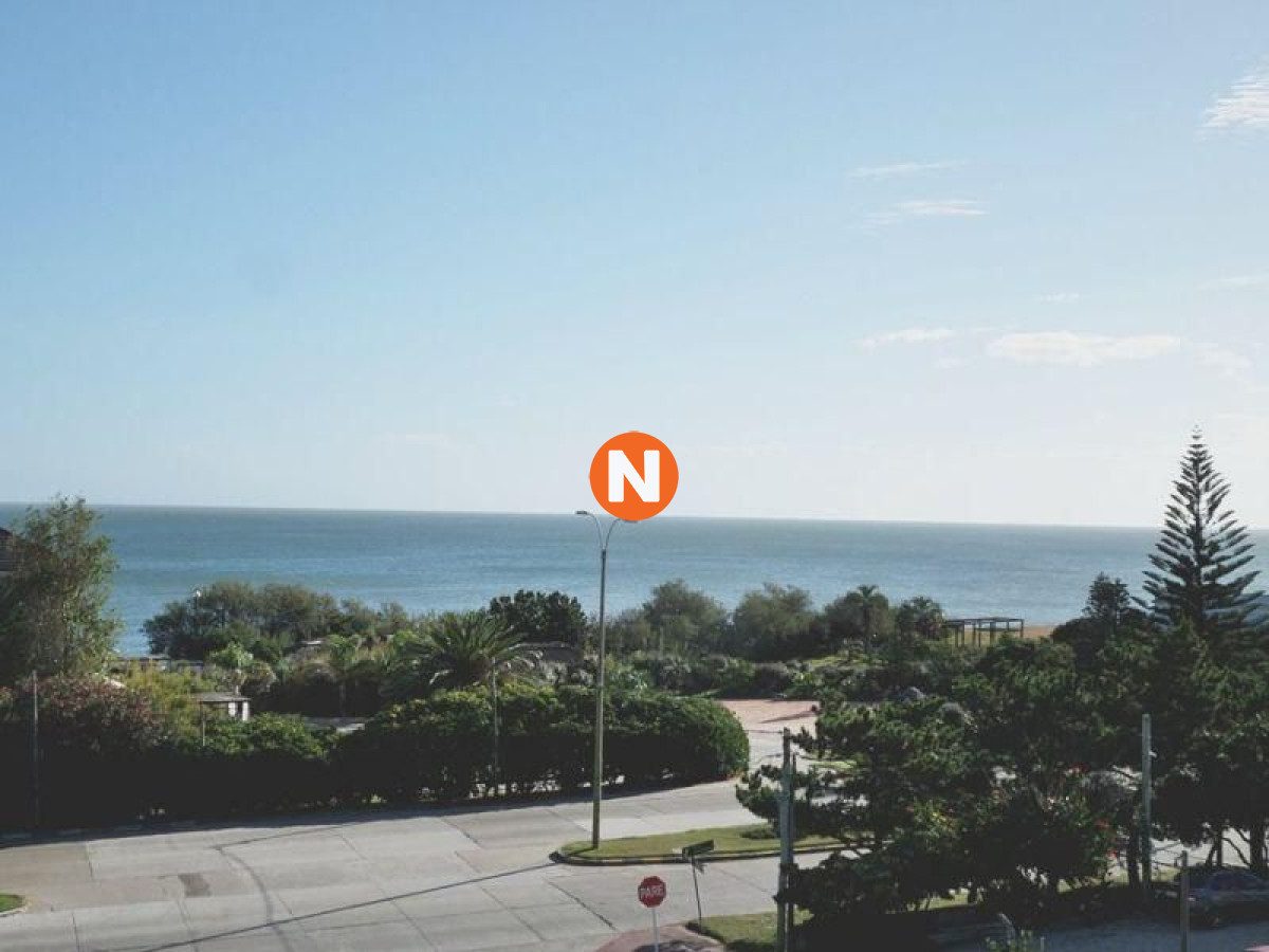 Apartamento Ref.225205 - Apartamento en venta Playa Mansa 2 dormitorios