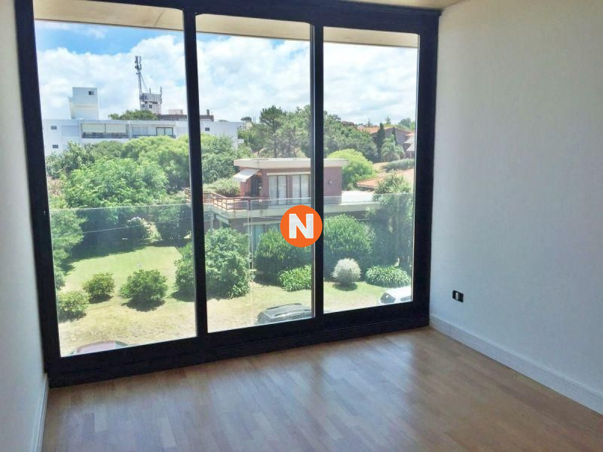 Apartamento Ref.225205 - Apartamento en venta Playa Mansa 2 dormitorios