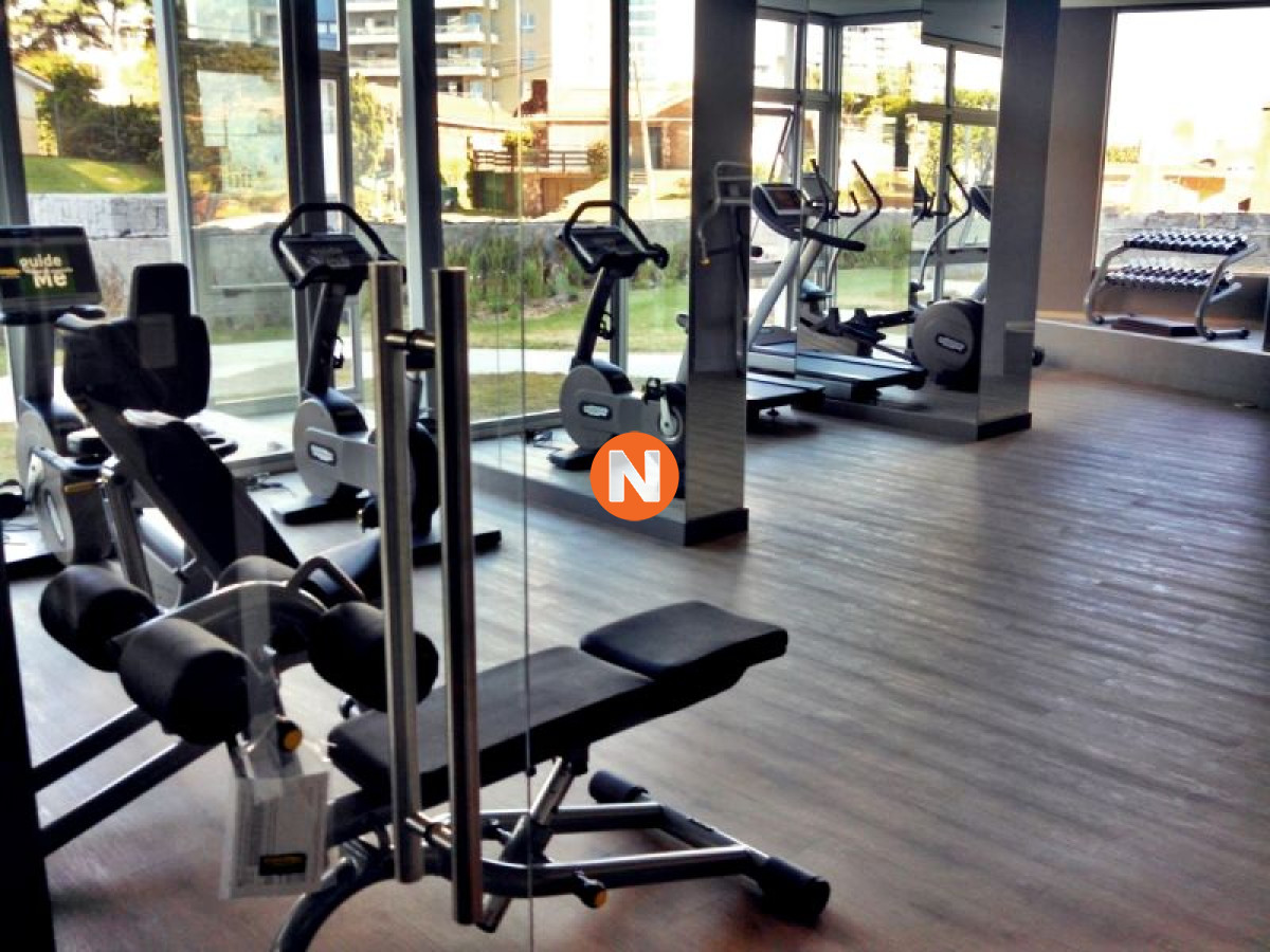 Apartamento Ref.225197 - Venta apartamento dos dormitorios Punta del Este Playa Brava edificio Wind Tower