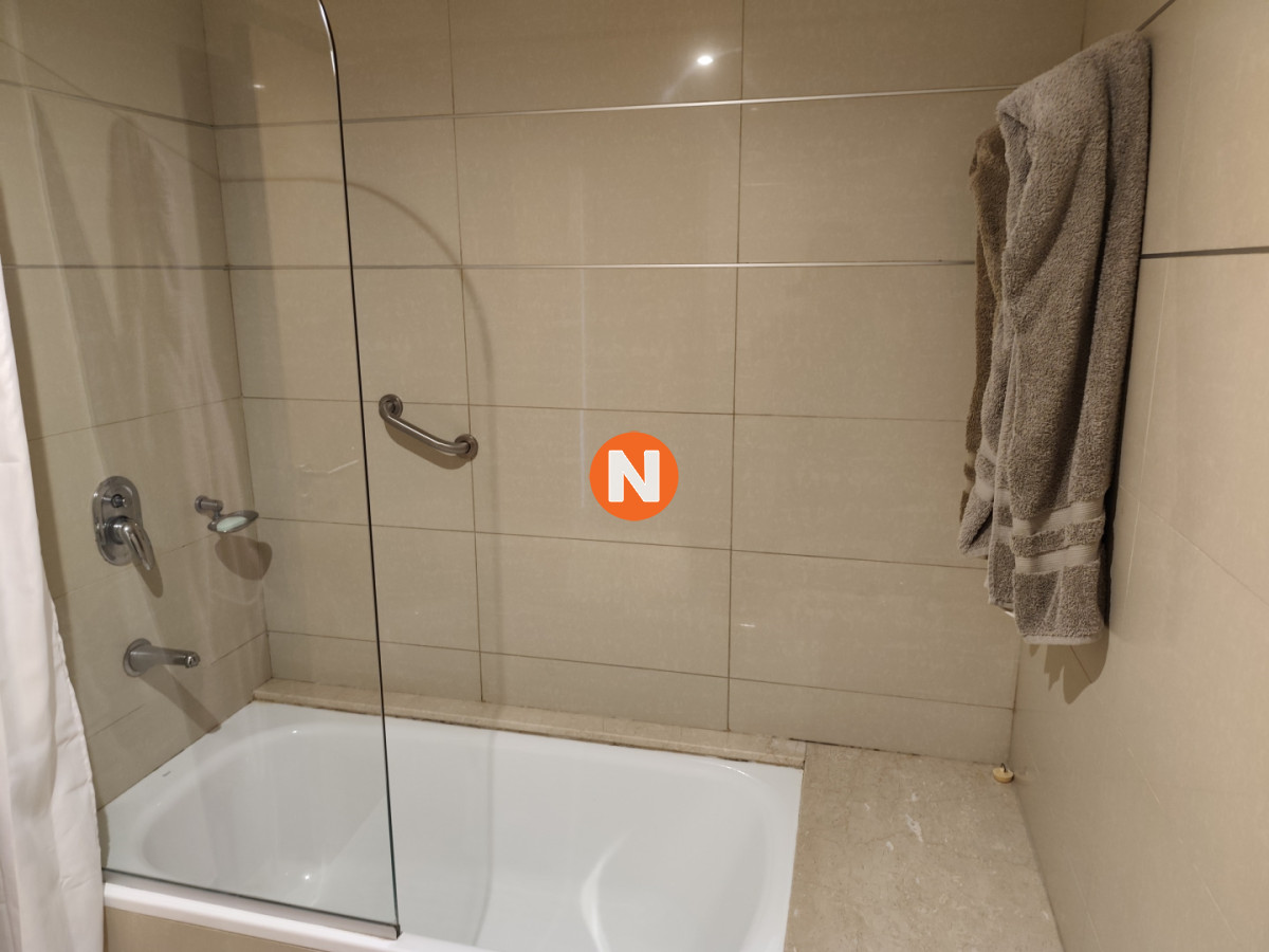 Apartamento Ref.225195 - Venta apartamento dos dormitorios Punta del este edificio Tressesenta