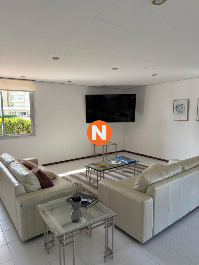 Apartamento Ref.225216 - APARTAMENTO 2 DORMITORIOS EN PUNTA DEL ESTE EN VENTA A PASOS DEL MAR