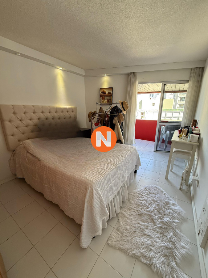 Apartamento Ref.225216 - APARTAMENTO 2 DORMITORIOS EN PUNTA DEL ESTE EN VENTA A PASOS DEL MAR