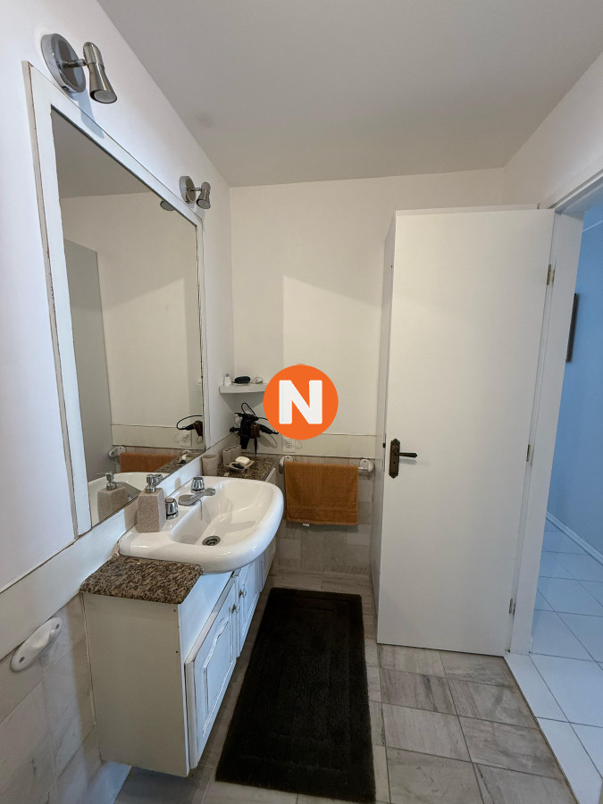 Apartamento Ref.225216 - APARTAMENTO 2 DORMITORIOS EN PUNTA DEL ESTE EN VENTA A PASOS DEL MAR