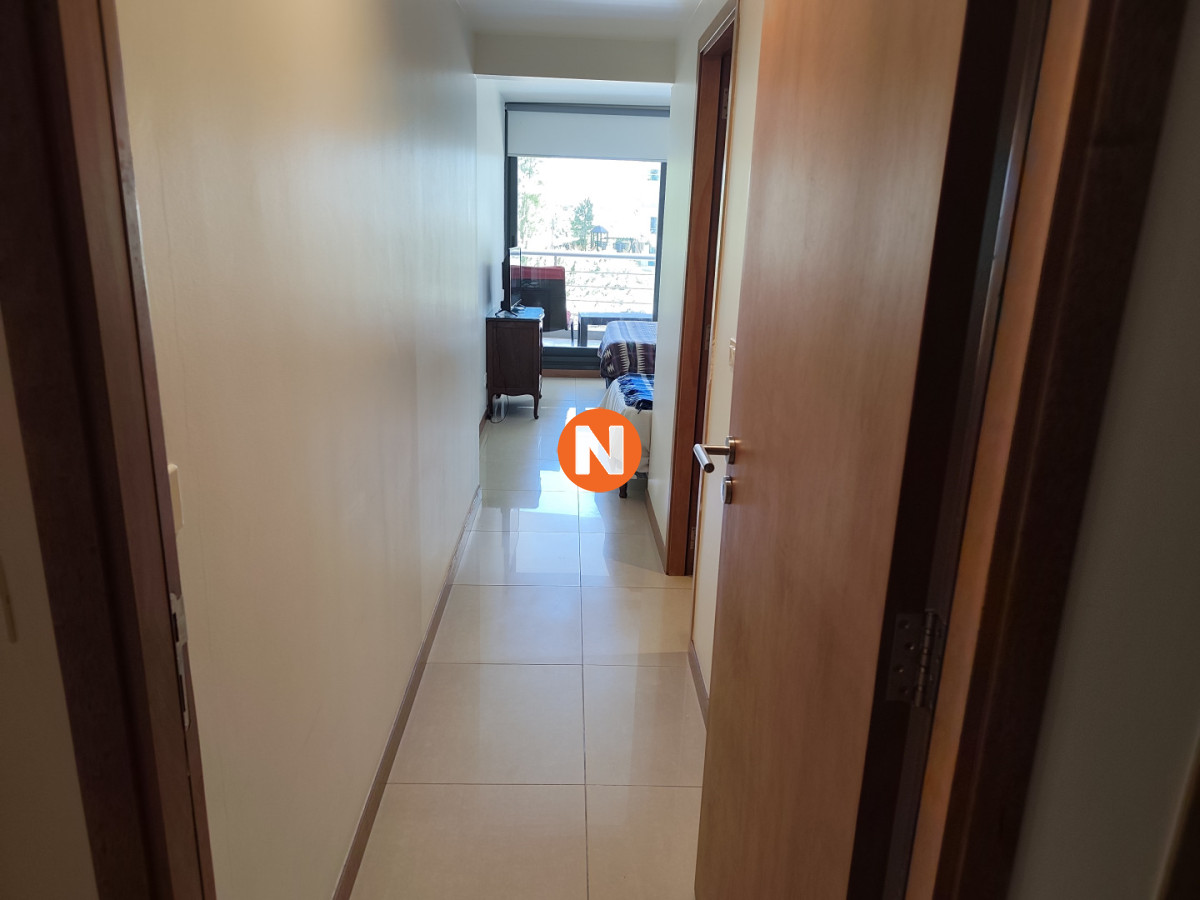 Apartamento Ref.225195 - Venta apartamento dos dormitorios Punta del este edificio Tressesenta