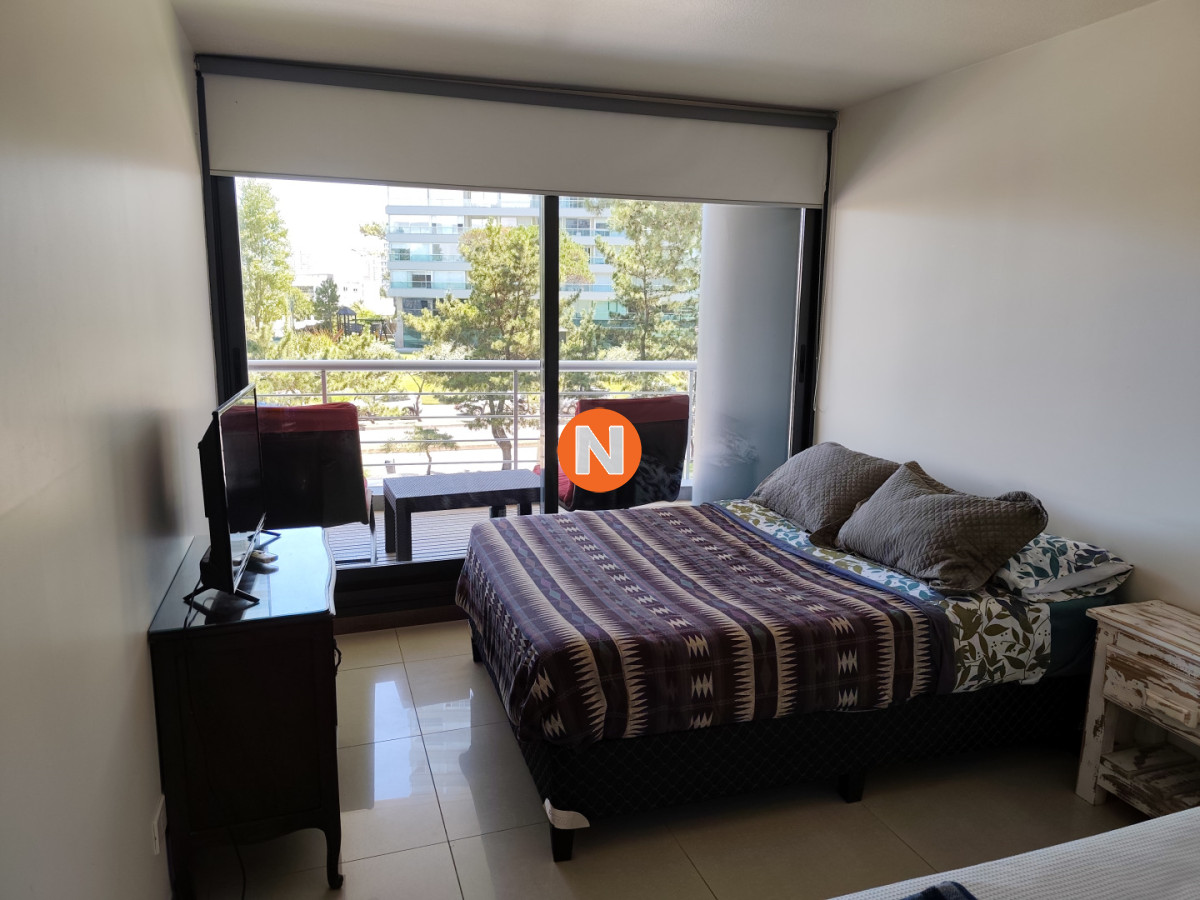 Apartamento Ref.225195 - Venta apartamento dos dormitorios Punta del este edificio Tressesenta