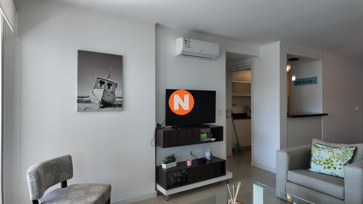 Apartamento Ref.225197 - Venta apartamento dos dormitorios Punta del Este Playa Brava edificio Wind Tower